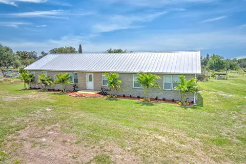 Exterior - 325 Stenstrom Rd, Wauchula, FL 33873 photo 3 of 7