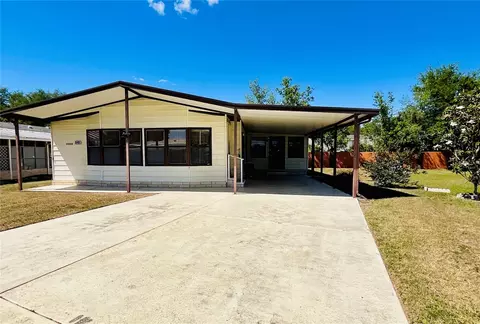 35935 Tanda Cir, Zephyrhills, FL 33541