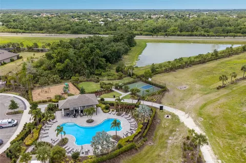 View/Area - 5504 Summit Gln, Bradenton, FL 34203 photo 4 of 7