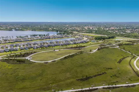 View/Area - 5504 Summit Gln, Bradenton, FL 34203 photo 2 of 7