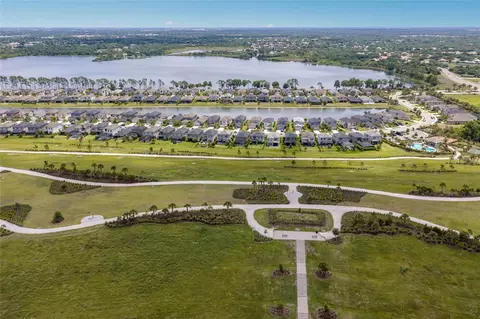 View/Area - 5504 Summit Gln, Bradenton, FL 34203 photo 6 of 7