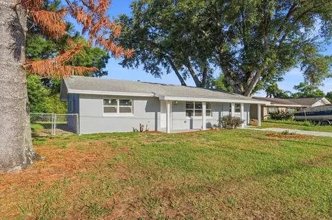 Exterior - 137 Lowell Rd, Winter Haven, FL 33884 photo 8 of 10
