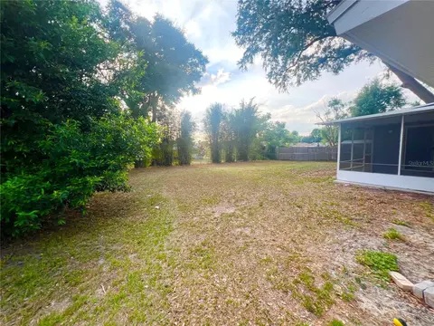 Exterior - 137 Lowell Rd, Winter Haven, FL 33884 photo 4 of 10