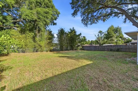 Exterior - 137 Lowell Rd, Winter Haven, FL 33884 photo 1 of 10