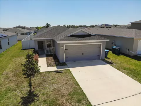 1923 Golden Beak Dr, Eagle Lake, FL 33839