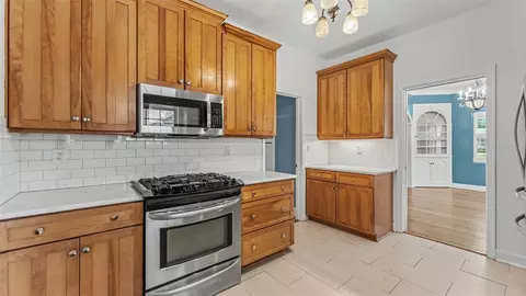 Kitchen - 470 E Hooker St, Bartow, FL 33830 photo 3 of 4