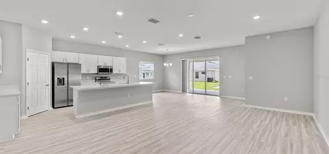 Living - 7658 SE 113th Pl, Belleview, FL 34420 photo 1 of 2