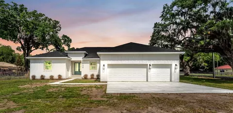 104 Thrasher Rd, Plant City, FL 33566