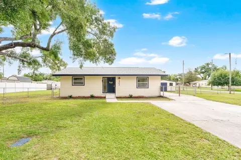 1502 N Bracewell Dr, Plant City, FL 33563
