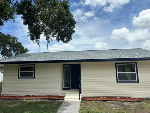 1502 N Bracewell Dr, Plant City, FL 33563