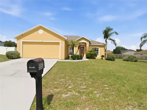 5553 Moon Valley Dr, Lakeland, FL 33812