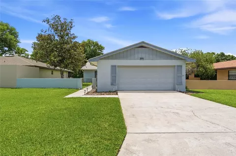 460 Pinehurst Ct, Winter Haven, FL 33884