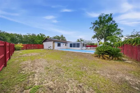 Exterior - 5020 Pine St, Seffner, FL 33584 photo 5 of 8