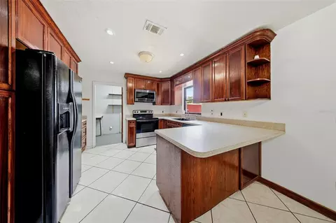 Kitchen - 5020 Pine St, Seffner, FL 33584 photo 1 of 3