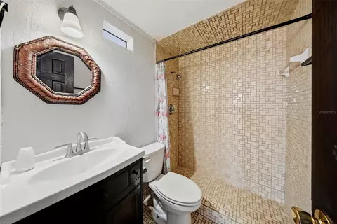 Bath - 5020 Pine St, Seffner, FL 33584 photo 1 of 4