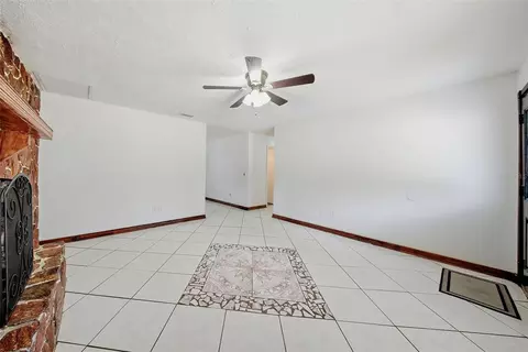 Living - 5020 Pine St, Seffner, FL 33584 photo 3 of 3