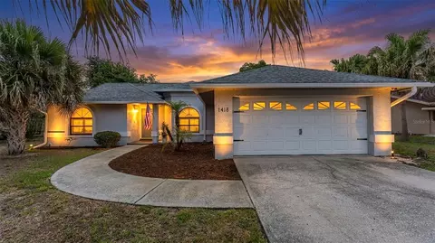 1418 Sandalwood Dr, Plant City, FL 33563