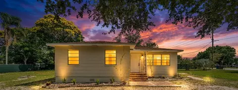 1050 Pine Ave, Lake Wales, FL 33853