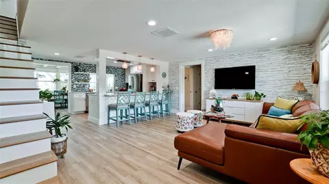 Living - 522 68th St, Holmes Beach, FL 34217 photo 1 of 2