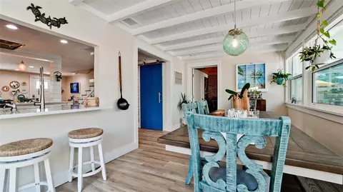 Dining - 522 68th St, Holmes Beach, FL 34217 photo 2 of 2