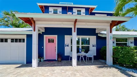 Exterior - 522 68th St, Holmes Beach, FL 34217 photo 2 of 29