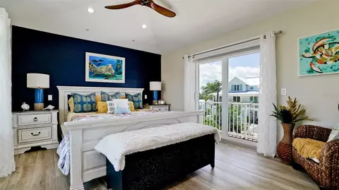 Bedroom - 522 68th St, Holmes Beach, FL 34217 photo 4 of 4