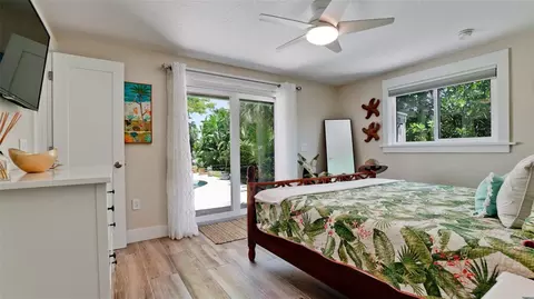Bedroom - 522 68th St, Holmes Beach, FL 34217 photo 2 of 4