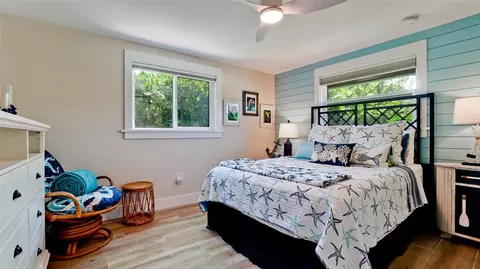 Bedroom - 522 68th St, Holmes Beach, FL 34217 photo 3 of 4