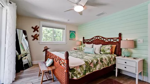 Bedroom - 522 68th St, Holmes Beach, FL 34217 photo 1 of 4