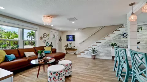 Living - 522 68th St, Holmes Beach, FL 34217 photo 2 of 2
