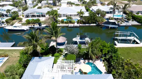 View/Area - 522 68th St, Holmes Beach, FL 34217 photo 3 of 8