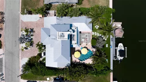 View/Area - 522 68th St, Holmes Beach, FL 34217 photo 2 of 8