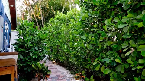 Exterior - 522 68th St, Holmes Beach, FL 34217 photo 18 of 29