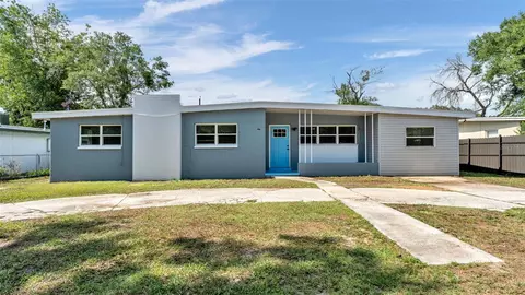 2270 S Crystal Lake Dr, Lakeland, FL 33801