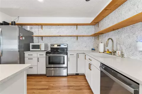 Kitchen - 352 Vail Dr, Winter Haven, FL 33884 photo 2 of 4