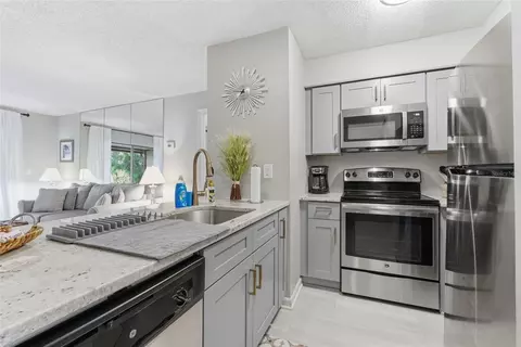 6046 Topher Trl #6046, Mulberry, FL 33860