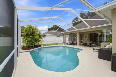 Exterior - 335 Ruby Lake Loop, Winter Haven, FL 33884 photo 3 of 12