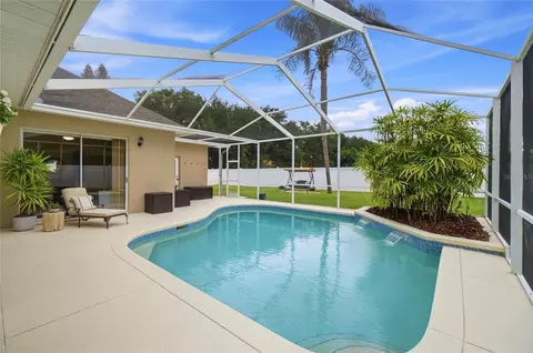 Exterior - 335 Ruby Lake Loop, Winter Haven, FL 33884 photo 6 of 12