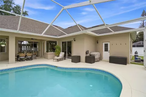 Exterior - 335 Ruby Lake Loop, Winter Haven, FL 33884 photo 7 of 12