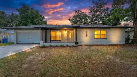 1151 Oakhill St, Seffner, FL 33584