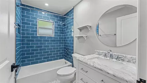 Bath - 2230 Boardman Rd, Bartow, FL 33830 photo 2 of 2