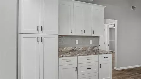 Kitchen - 2230 Boardman Rd, Bartow, FL 33830 photo 3 of 3
