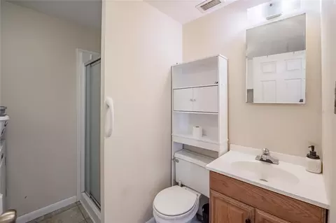 Bath - 729 E Lake Ave, Eagle Lake, FL 33839 photo 1 of 3