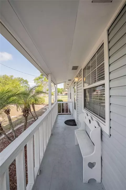 Exterior - 729 E Lake Ave, Eagle Lake, FL 33839 photo 6 of 6