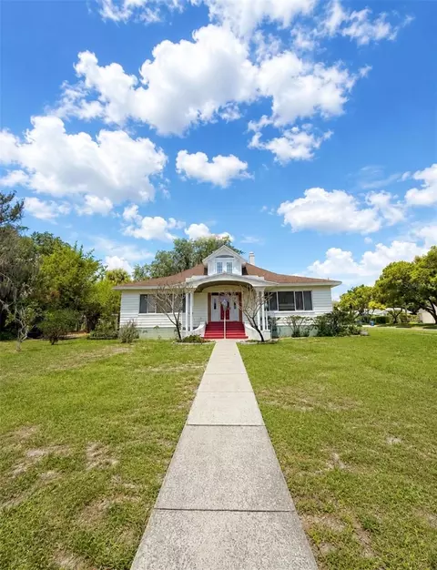 102 S Lakeshore Blvd, Lake Wales, FL 33853