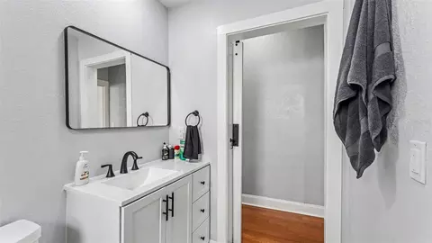 Bath - 630 E Stanford St, Bartow, FL 33830 photo 3 of 5