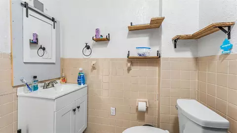 Bath - 630 E Stanford St, Bartow, FL 33830 photo 5 of 5