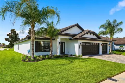 477 Lake Vista Dr, Auburndale, FL 33823