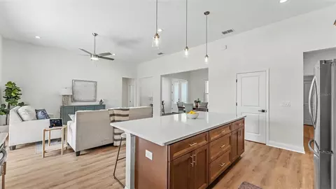 Kitchen - 535 Shanklin Ave, Bartow, FL 33830 photo 4 of 5