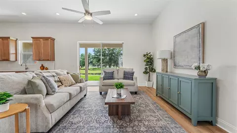 Living - 535 Shanklin Ave, Bartow, FL 33830 photo 2 of 3